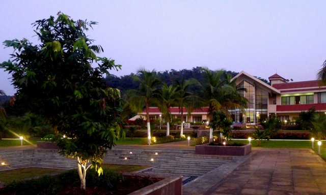 12farmhouse_raigad_03